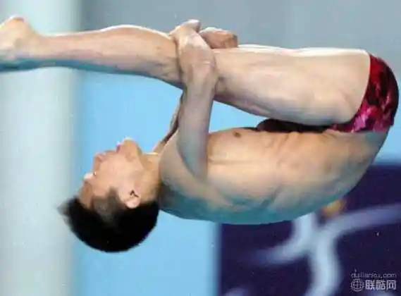 跳水运动员的内裤里有护具吗怎么避免走光的尴尬