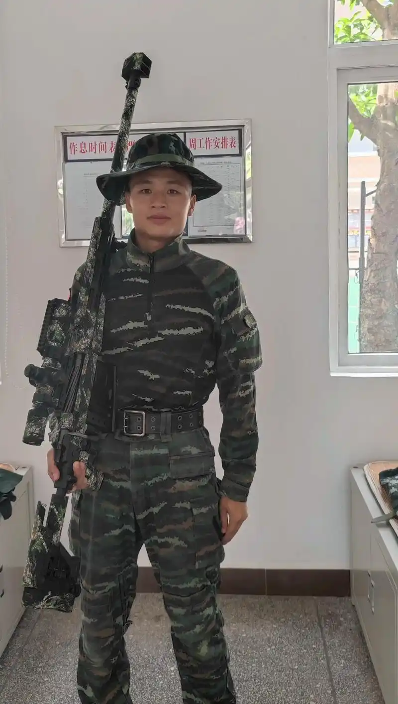 pap虎斑特战服地表最帅,pla你们觉得呢#战友 #军旅#特