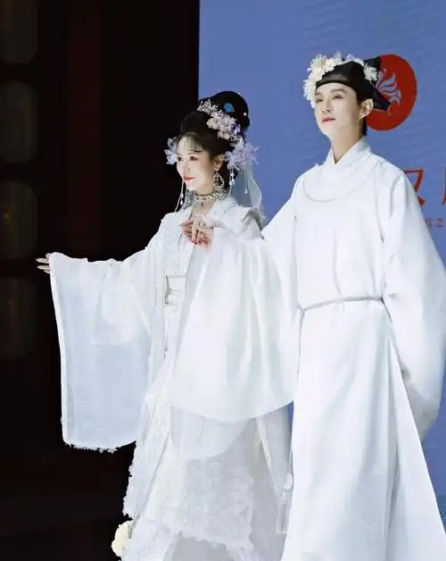纯白色汉服婚服引众人争议这究竟是婚服还是丧服
