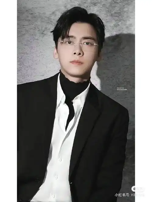 李易峰哥哥喝洛神花水太好磕了