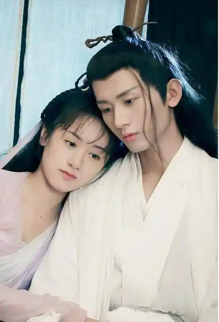 云歌会一事后,成毅掉粉6万,袁冰妍上线8字表态,cp粉又激动了_因为