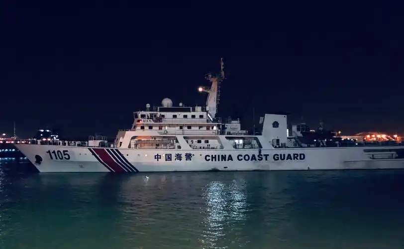 海警船