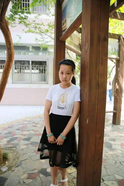 小学女生的毕业季