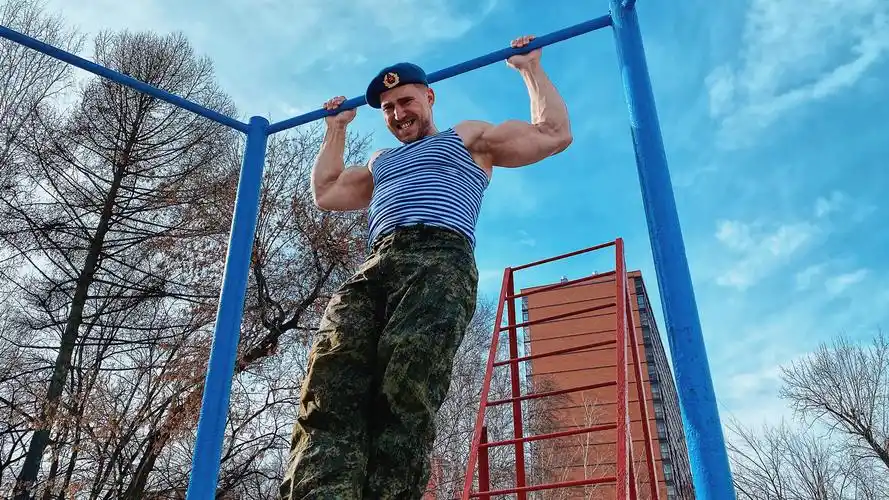 友好切磋俄罗斯空降兵vs中国特种部队训练