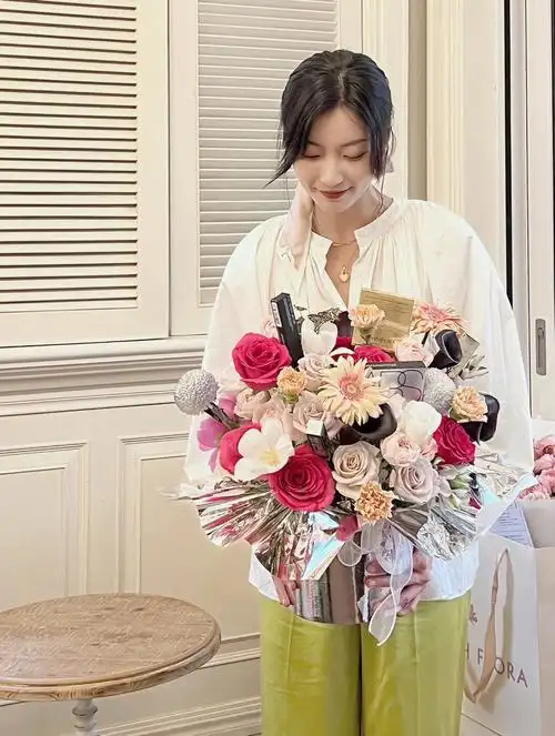 母亲节臭美花麻麻也曾是个爱美的小姑娘