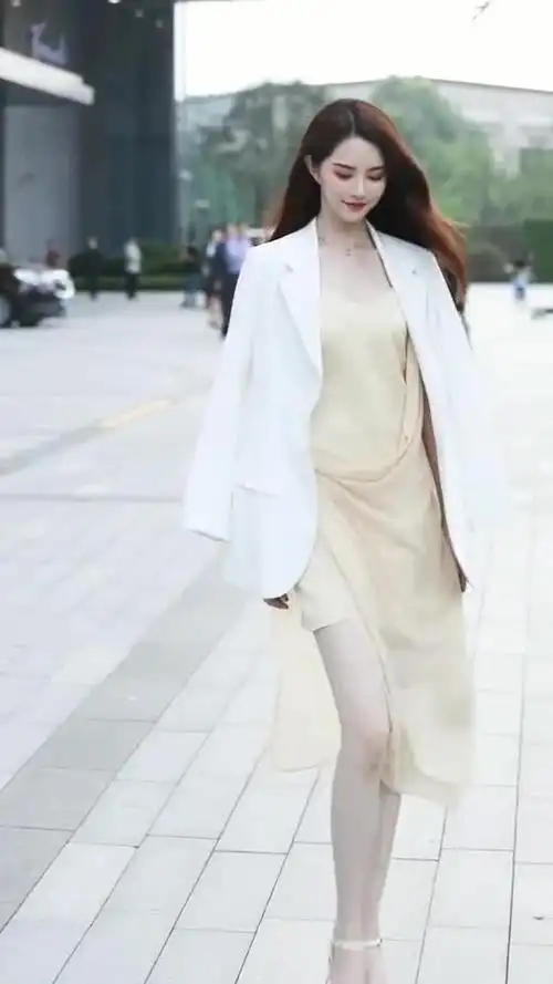 梦娜女神,从头到脚都散发着气质,让所以男生为之心动