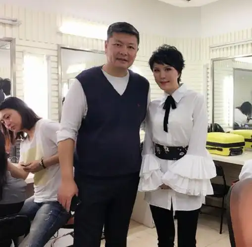 还记得因"贪财"被央视封杀的林萍吗?曾比那英还红,如今成这样