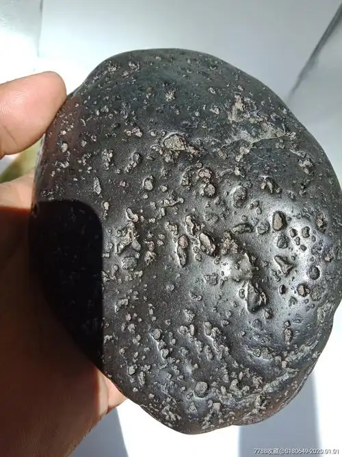 镍铁陨石(弱磁)