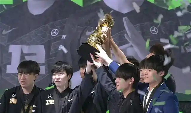 rng斩获msi冠军冰岛金雨落下