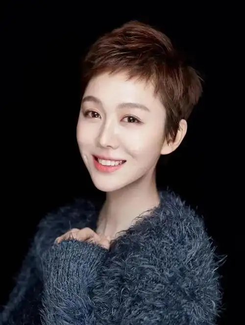 姜妍:精致女人,短发明星,惊艳迷人!_高清图集_新浪网