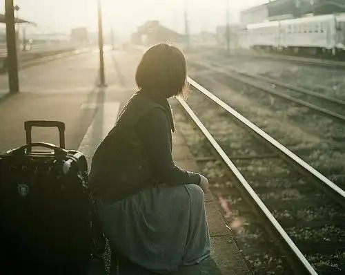 伤心难过的说说带图片,图片说说-个性说