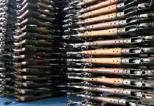 军火库时隔二十年重见天日!大量先进武器"现身",该国有望翻身