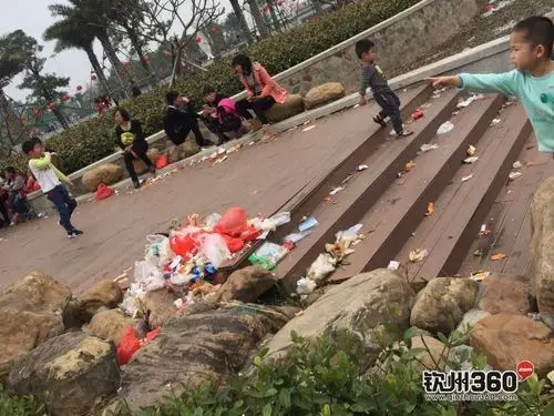 钦州新春乱丢垃圾合辑,出门大煞风景的不文明行为