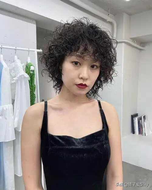 长波波头发型图片女(当下流行发型图片)(7)