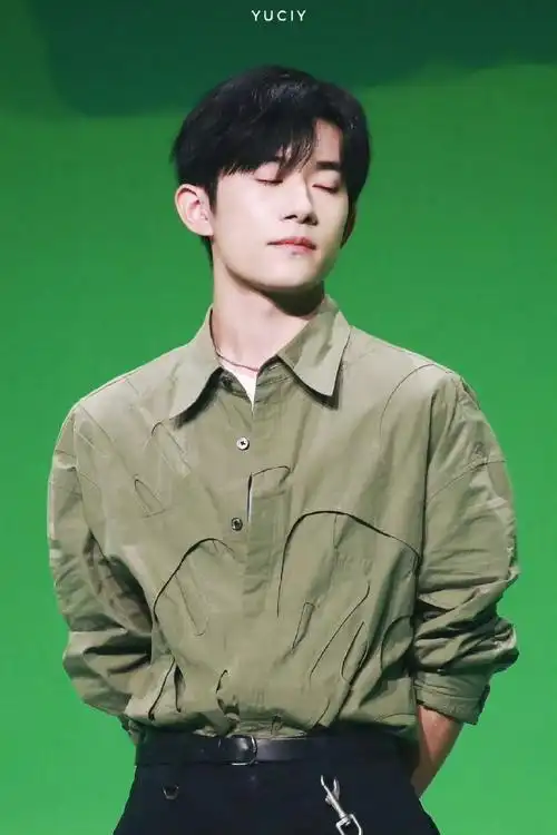 易烊千玺闭眼侧颜##四字 易烊千玺 yyqx 四字弟弟