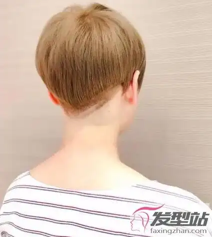 女士搓边头短发发型简约不乏韵味气质爆棚