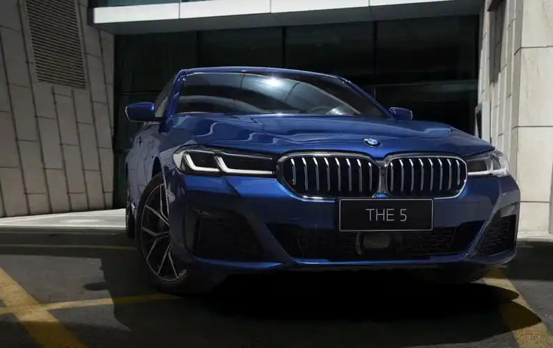 39万起 搭2.0t 8at!涨价动力下调有玄机?2023款宝马5系上市