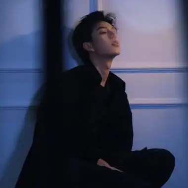 既冷酷又高冷的高清真人男生头像集 小众不多见的稀有微信男头_男生