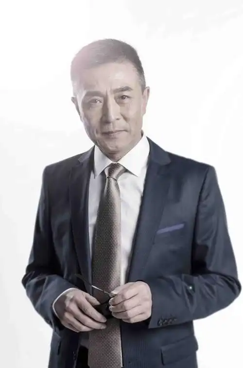 张俪,杜江,郑玉等实力演员的都市青春医疗剧《青年医生》正在北京