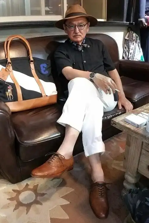 被这个50后的老头圈粉了!日常穿搭优雅精致,绅士气质刻在骨子里