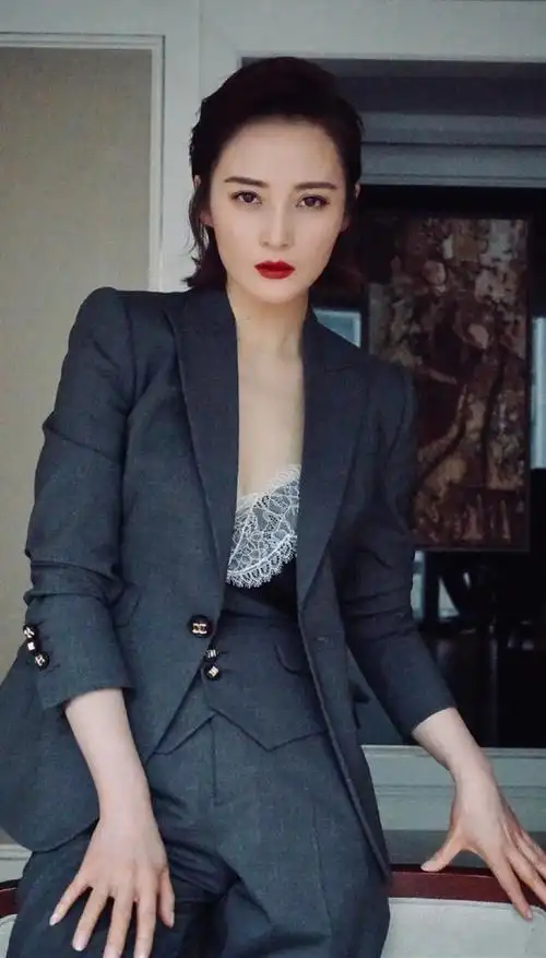 2022年蒋勤勤经纪业务代理出场费蒋勤勤代言费报价及档期