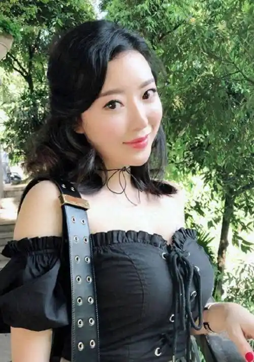 胖女人美貌魅力十足,蒋聘婷超火辣魔鬼身材秀生活照_展现_曲线_女性