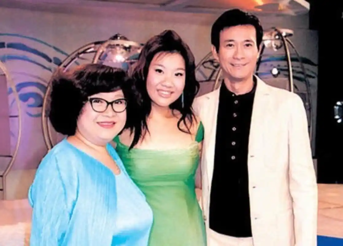 沈殿霞女儿郑欣宜继承千万遗产,失踪2月后被曝去世,经纪人辟谣