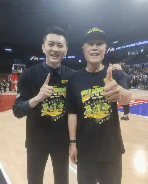 cba名帅离婚,19岁离开他的国家体操冠军窦宝宝,才是人生赢家_杨鸣