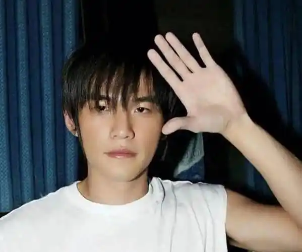 周杰伦官宣12月发新单曲,照片似有玄机,暗示歌曲风格?_时间_融合_专辑