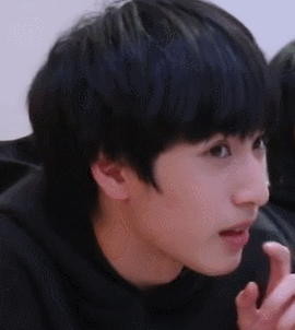 严浩翔|时代少年团|tnt|图源微博见水印|自修