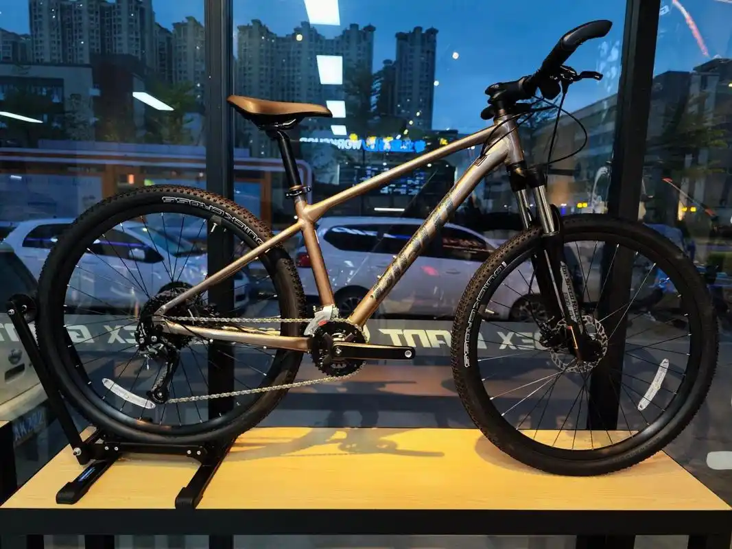 捷安特830-e新款新涂装就是香! 捷安特atx830-e 月球岩色 最新款,新涂