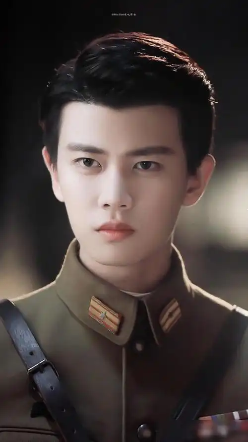 秋蝉开播任嘉伦军装帅气来袭有没有杀到你呢