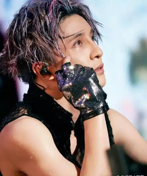 曹可凡:吃原味大肠走红,与薛之谦结怨,《金星秀》停播与他有关