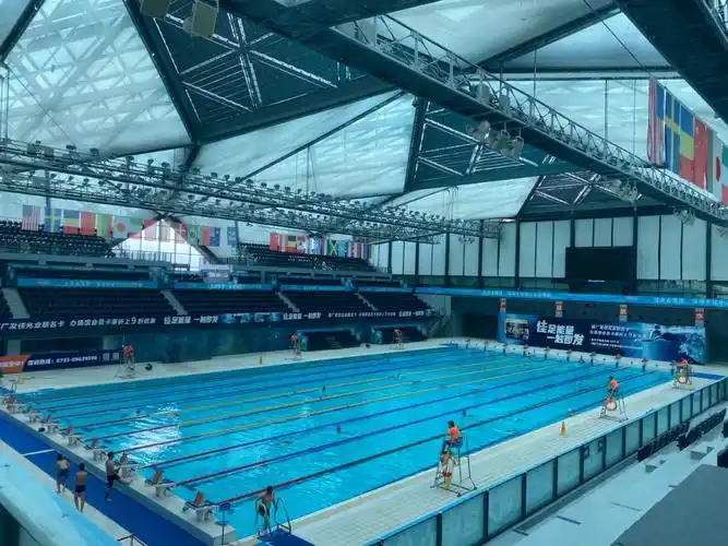 大运中心游泳馆yyds