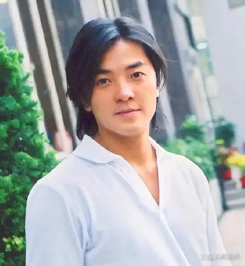 真假?曝郑伊健离婚,和妻子各玩各的互不干涉,定居日本原因被扒