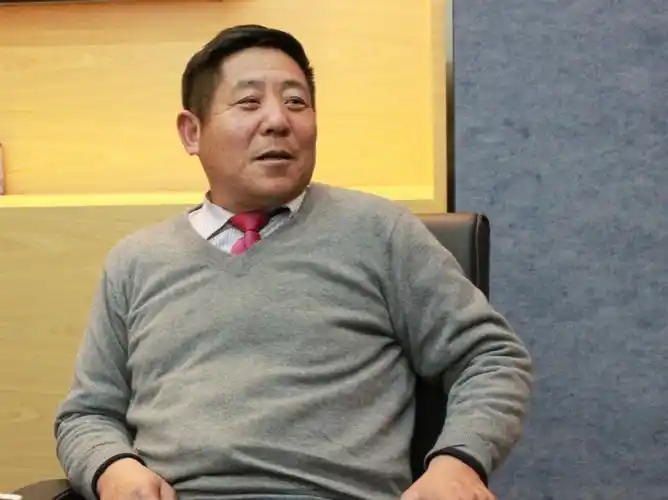 刘保禄发言从左至右依次为:张建立,魏平东,寇文忠,王璋,张锁良,刘喜怀