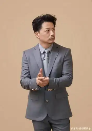 他是内地影帝视帝双冠暗恋陶虹24年娶日籍妻子惨遭吴京调侃