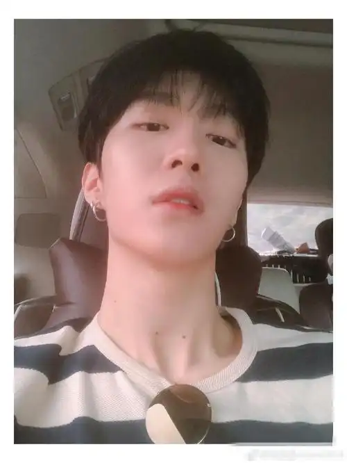 范丞丞送粉丝700万福利自拍惊喜竟是长发女装look