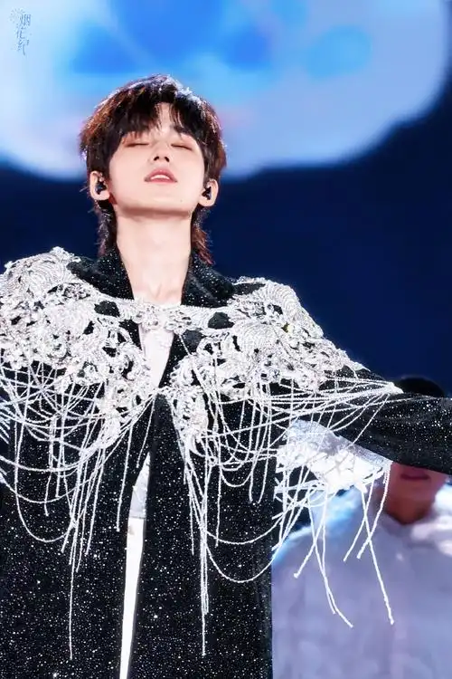 时代少年团-宋亚轩    #宋亚轩楼间楼演唱会#  #时代