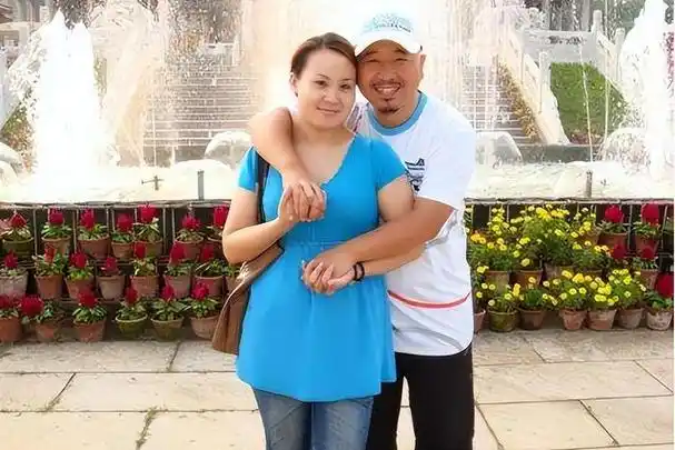 李琳嫁2婚王小利丈夫比她大11岁一家5口3个孩子也幸福