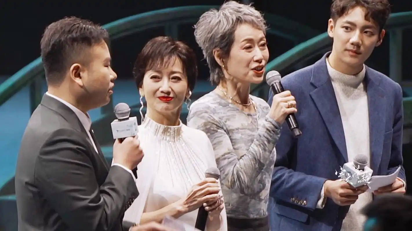 【新白30周年】赵雅芝叶童采访合影(官人爱我!