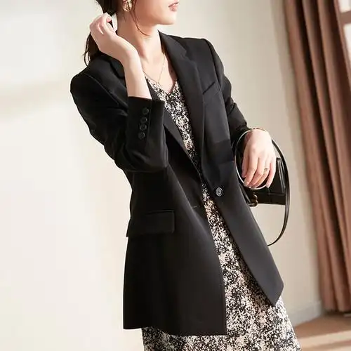 商品索菲丝尔黑色小西装外套女2020秋装新款休闲显瘦春秋短款西服上衣