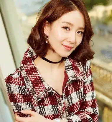 刘诗诗短发烫的什么卷 刘诗诗中短发型图片