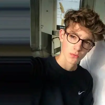 欧美头像男生小清新帅气头像2019最新 徒手摘星爱而不得