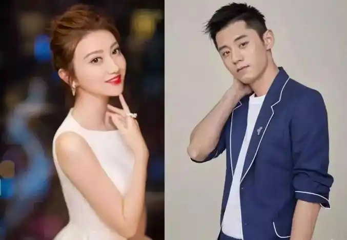 32岁景甜与张彬彬好甜!牵手摸唇女方羞红脸,网友:像新婚夫妻