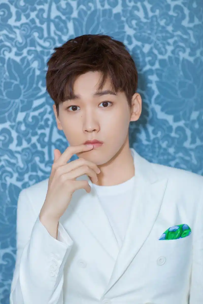 [邢昭林][新闻]171109 邢昭林今日装扮提前曝光 名副其实的白马王子