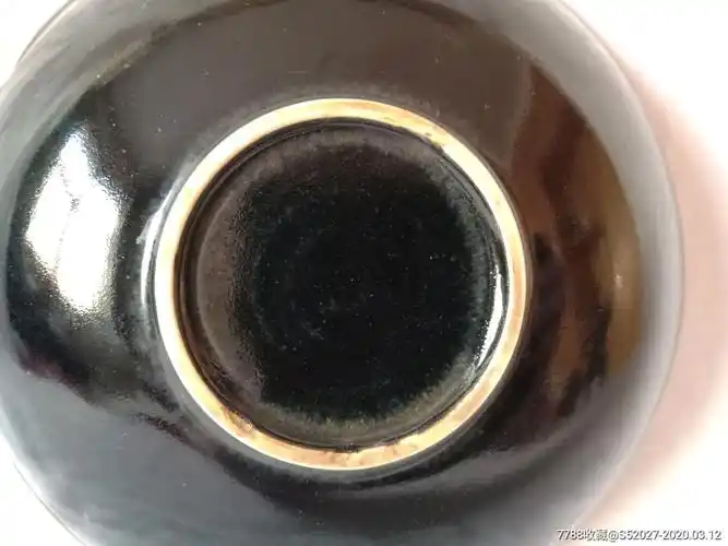 宋代定窑黑釉印花留白几何纹葵口盘直径185厘米高45厘米