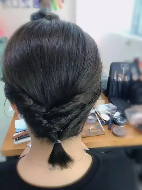 短发盘发