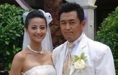 王志飞和张歆艺相恋7年散伙,转身娶小15岁老婆,今婚姻状况咋样