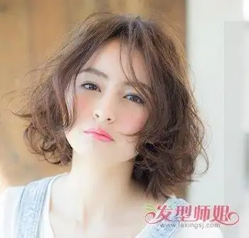 08:19来源:发型师姐编辑:aainforest 个子矮的圆脸女生头发也不是很多